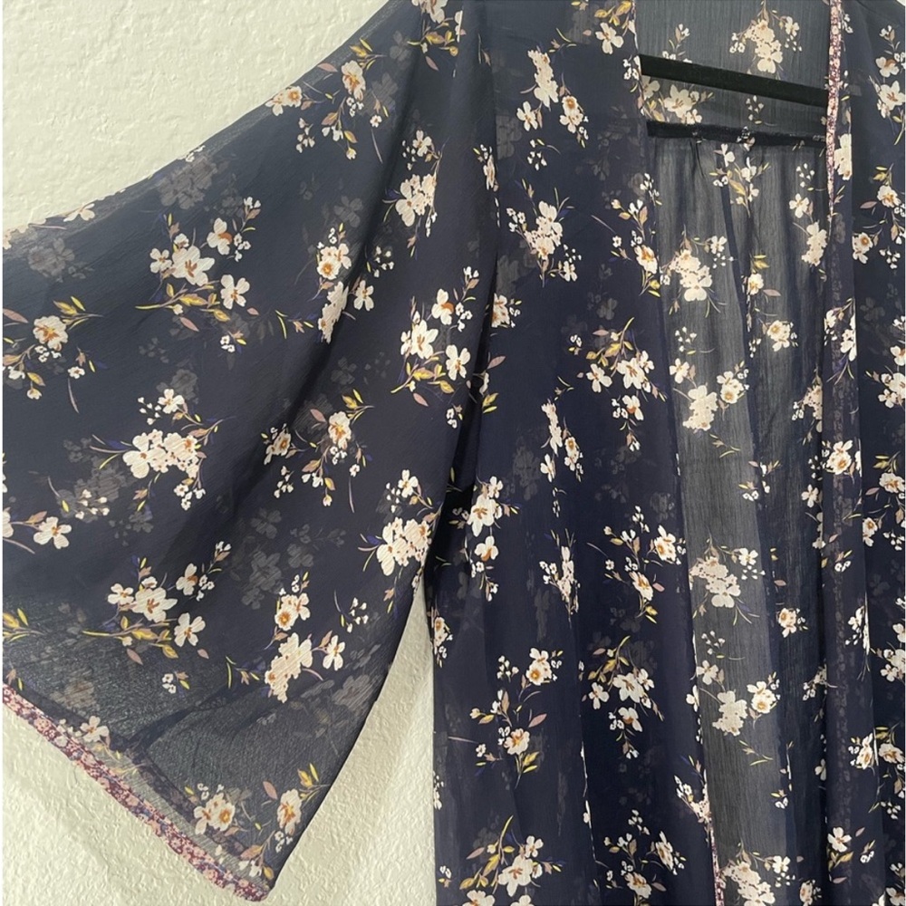 Floral Sheer Kimono Robe - Picture 2 of 2